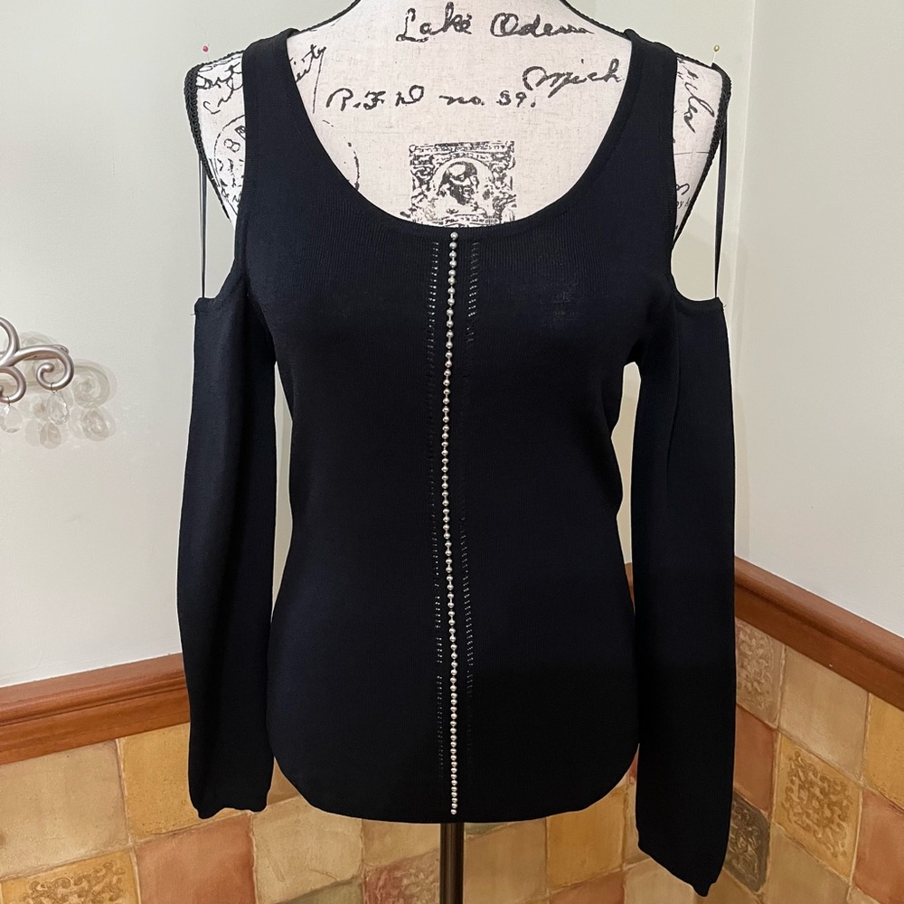 Jennifer Lopez Cold Shoulder Sexy  Sweater